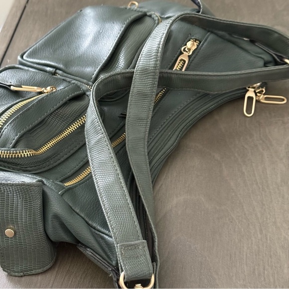 Time and Tru Women's Multi-Compartment Faye Hobo Handbag, Green - Picture 8 of 13